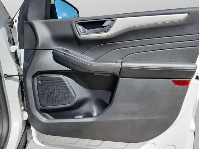 Used 2022 Ford Escape SE w/ SE Sport Appearance Package FWD image 31