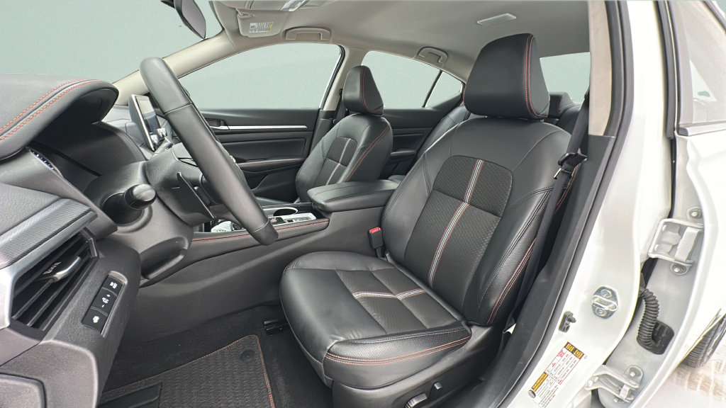 Used 2025 Nissan Altima 2.5 SR AWD/4WD image 13