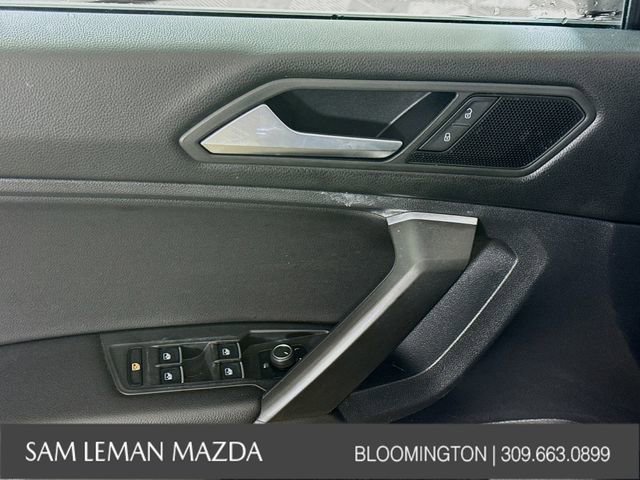 Used 2021 Volkswagen Tiguan SE image 17
