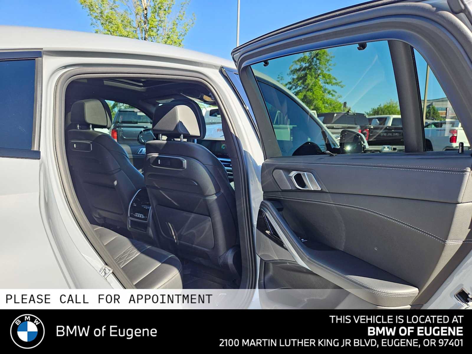 Used 2024 BMW X6 xDrive40i w/ Executive Package AWD/4WD image 14