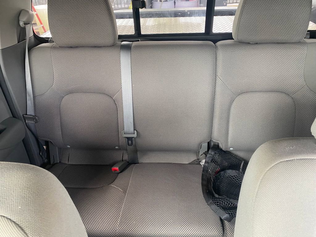 Used 2015 Nissan Frontier SV w/ SV Value Truck Package RWD image 35