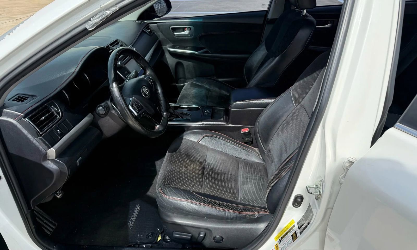 Used 2015 Toyota Camry XSE w/ Moonroof Package FWD image 12