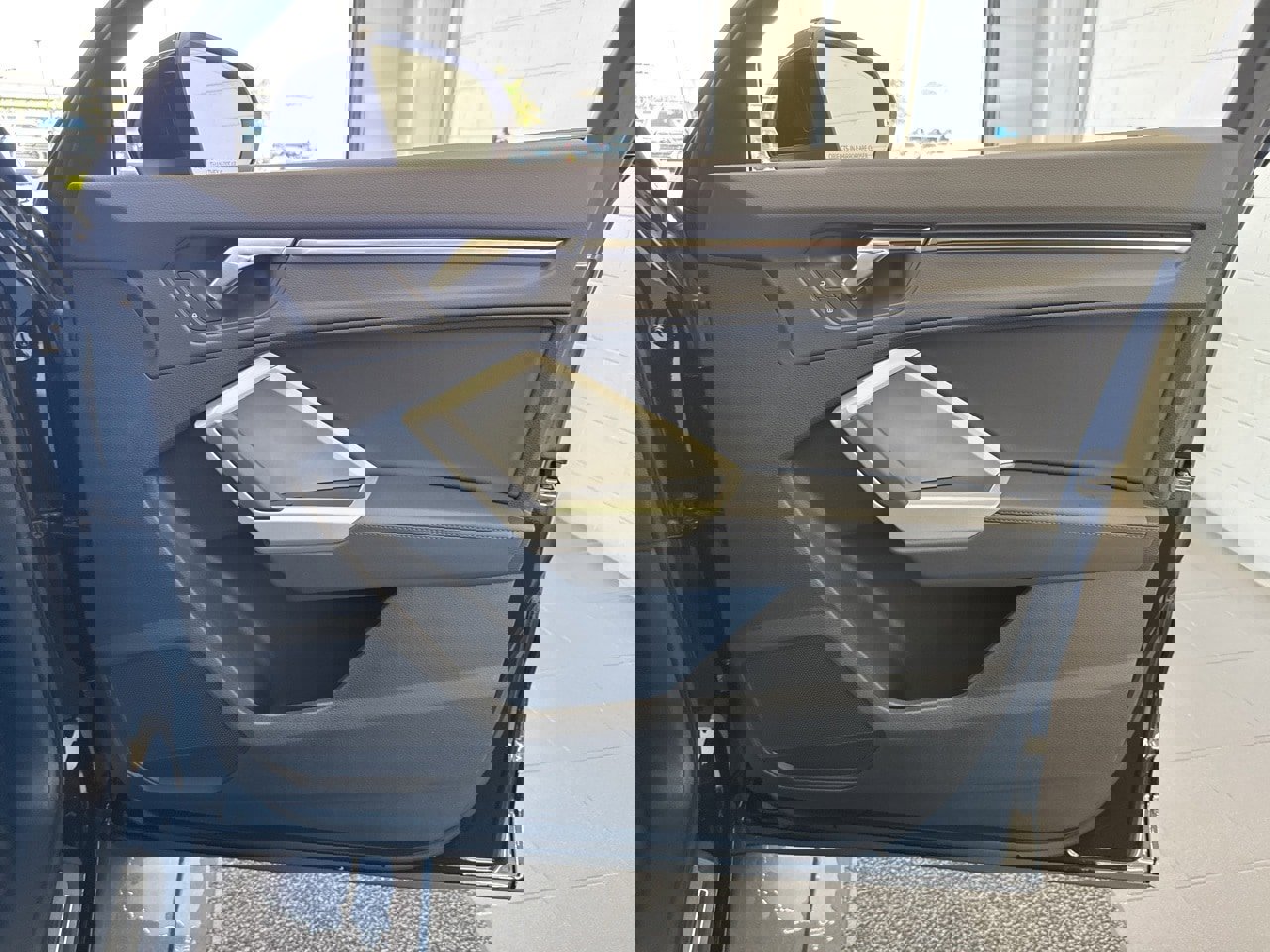 New 2025 Audi Q3 2.0T Premium image 57