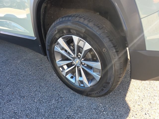 Used 2026 Chevrolet Equinox LT AWD/4WD image 11