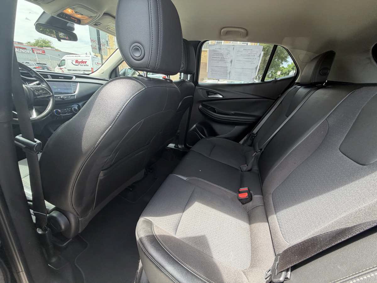 Used 2021 Buick Encore GX Preferred FWD image 17