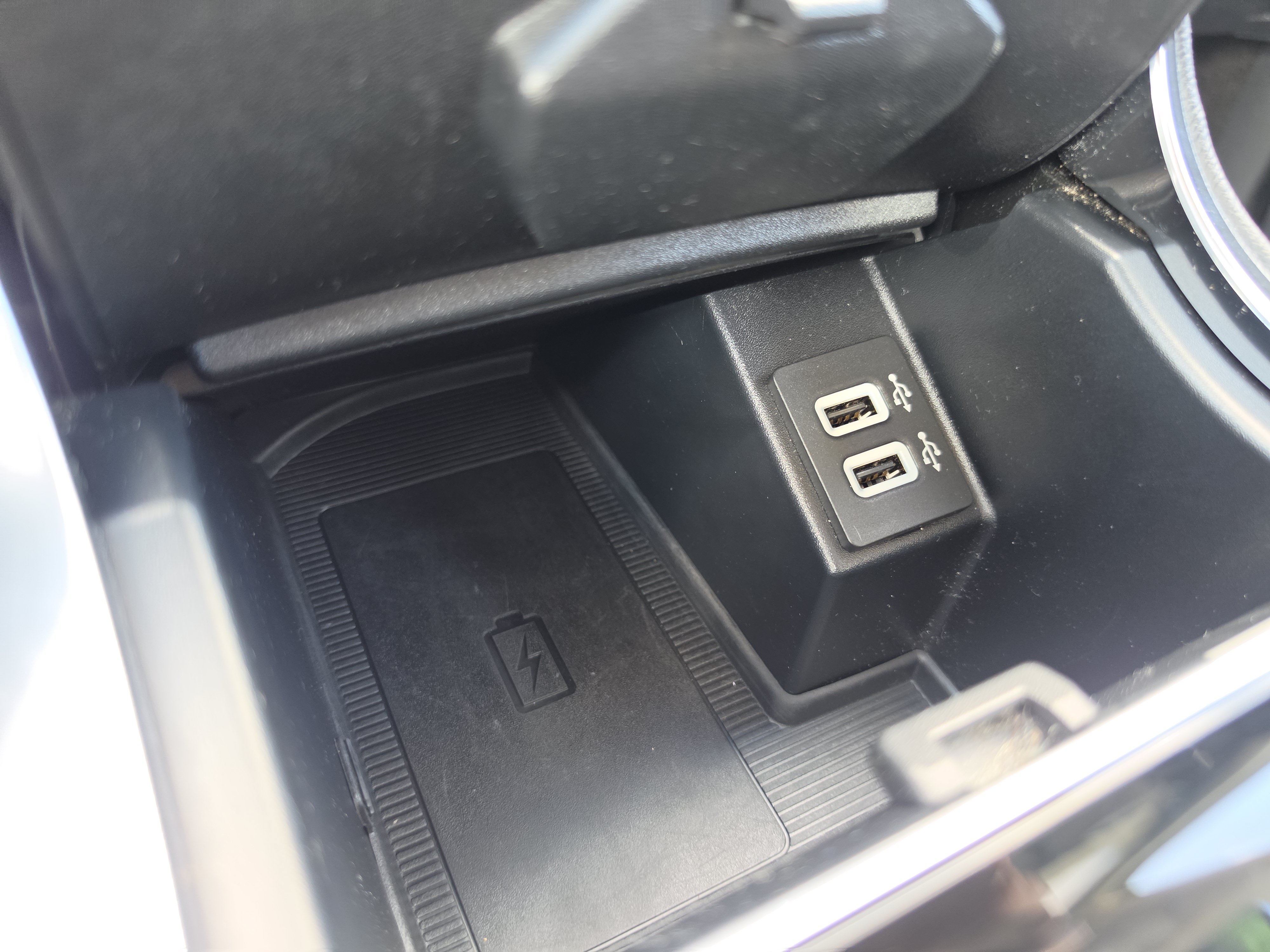 Used 2019 Ford Edge Titanium w/ Cold Weather Package AWD/4WD image 32