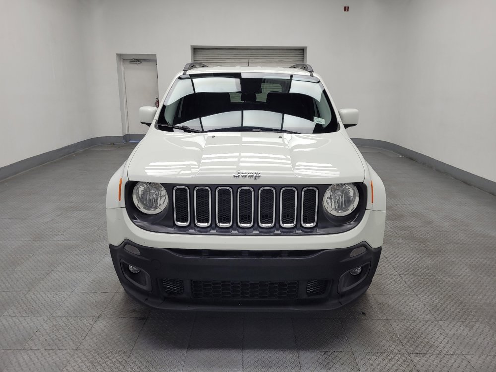 Used 2017 Jeep Renegade Latitude FWD image 15