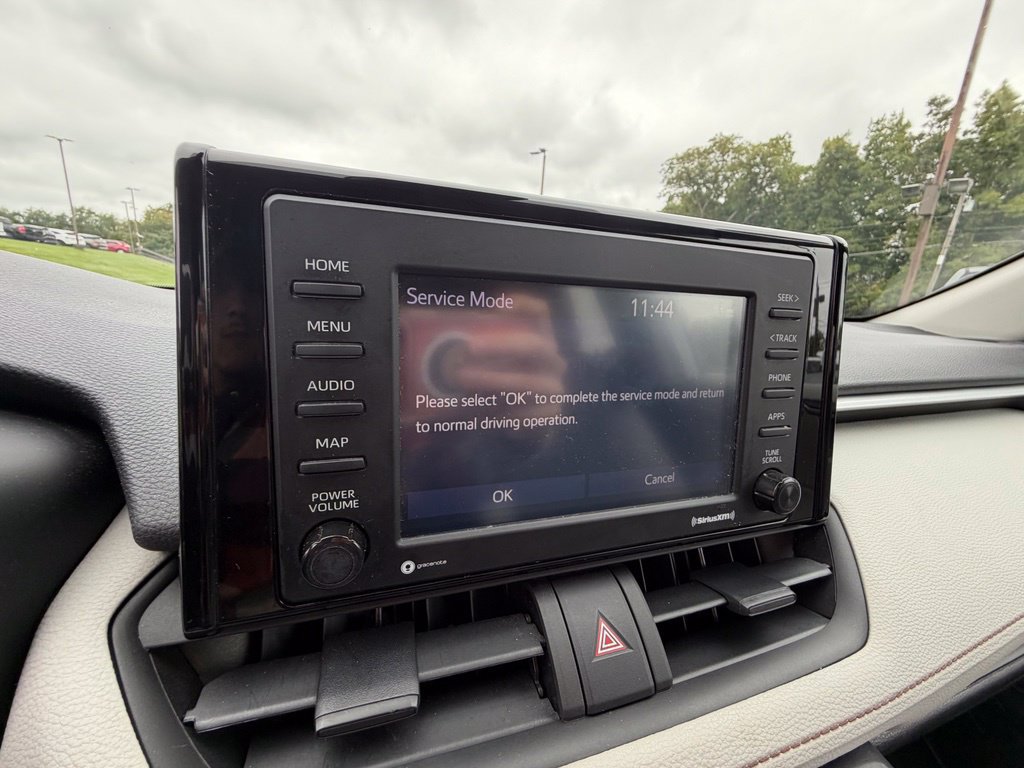 Used 2022 Toyota RAV4 XLE AWD/4WD image 19