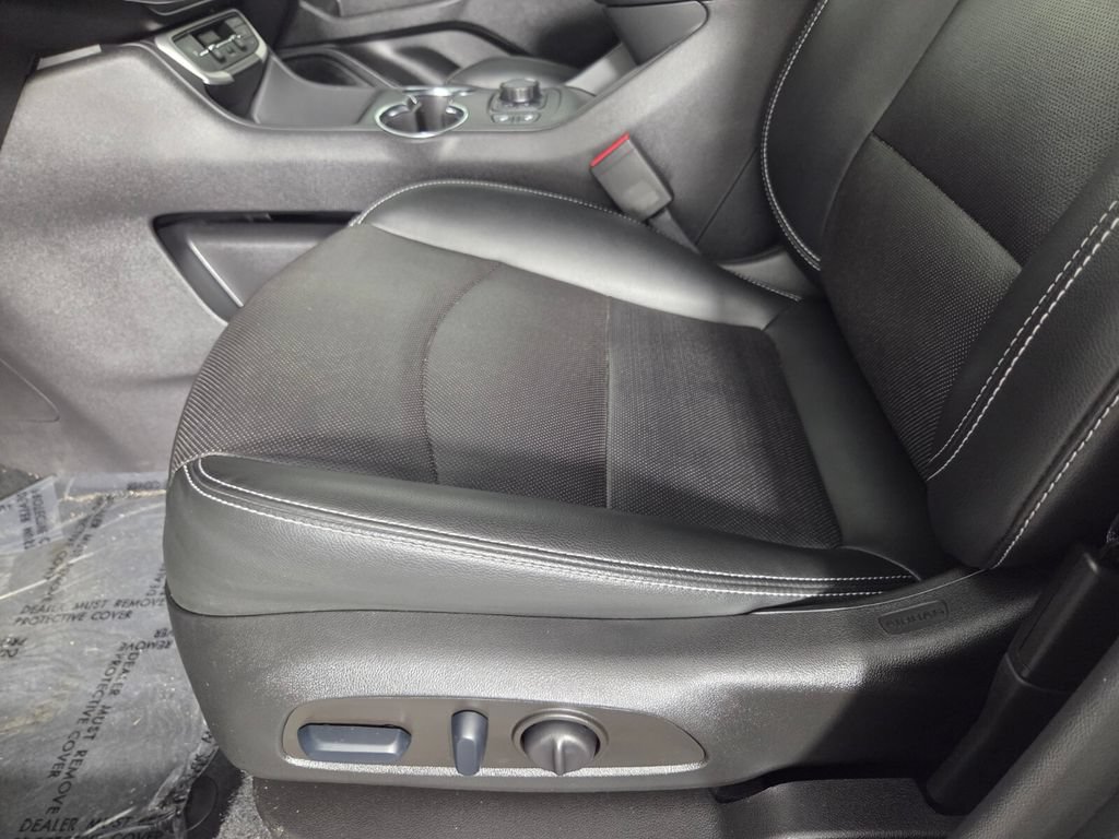 Used 2022 GMC Terrain SLT w/ Elevation Edition FWD image 10