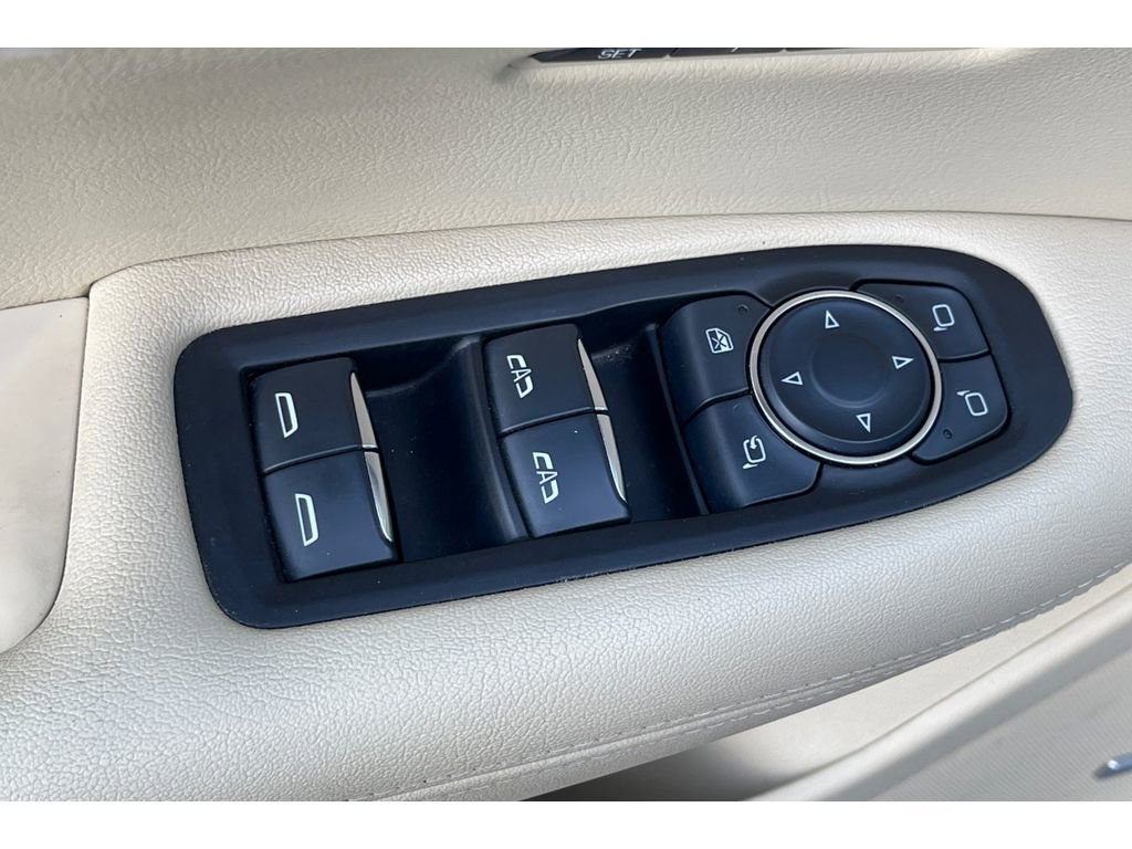 Used 2017 Cadillac XT5 Luxury w/ Driver Awareness Package image 13