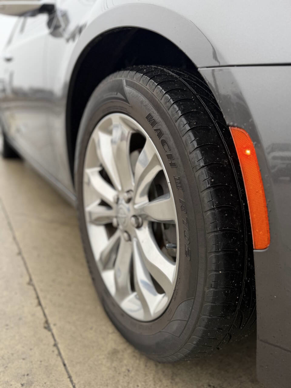 Used 2018 Chrysler 300 Limited w/ Safetytec Plus Group image 14