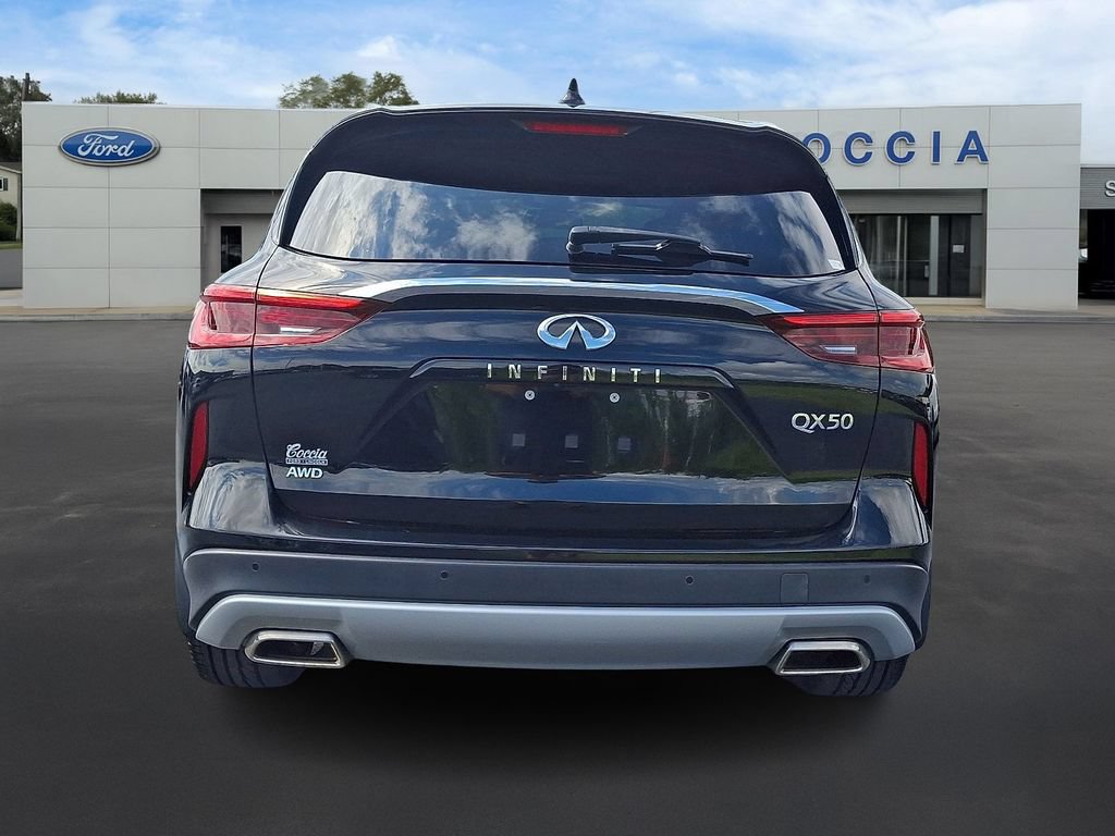 Used 2019 INFINITI QX50 Essential w/ Sensory Package AWD/4WD image 5