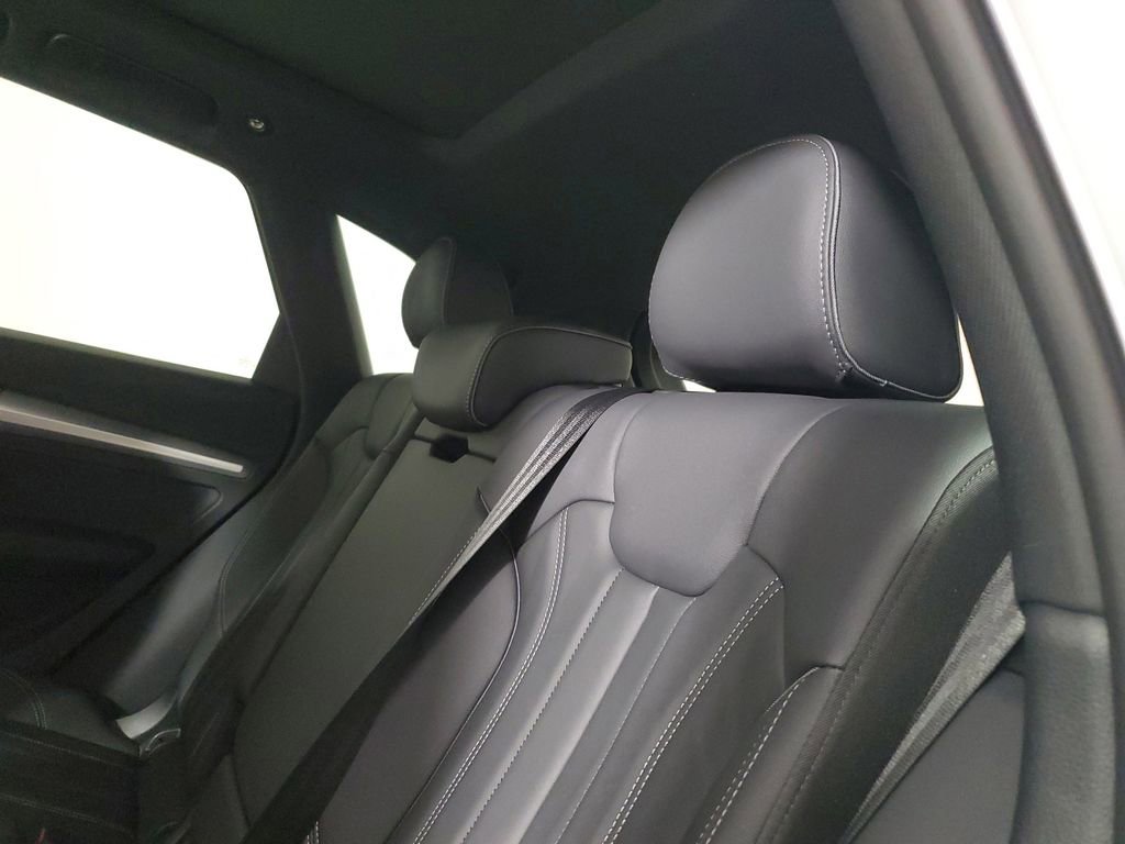 Used 2025 Audi Q5 2.0T Premium image 13