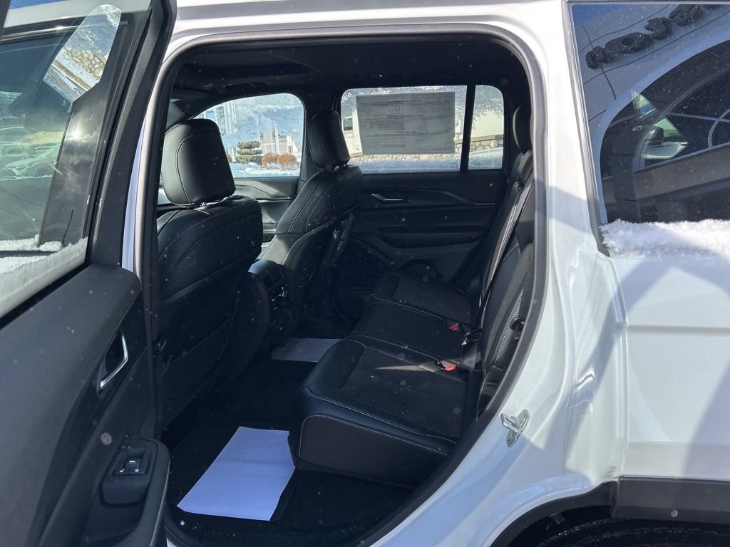 New 2025 Jeep Grand Cherokee Altitude image 9