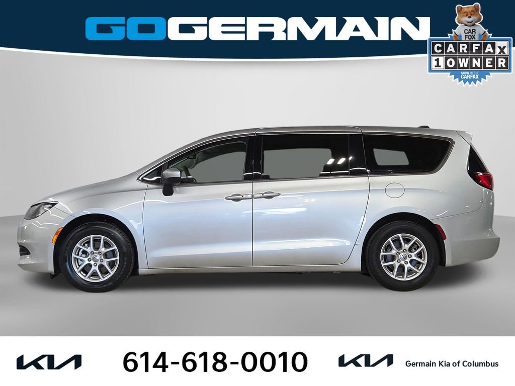 Used 2023 Chrysler Voyager LX image 12