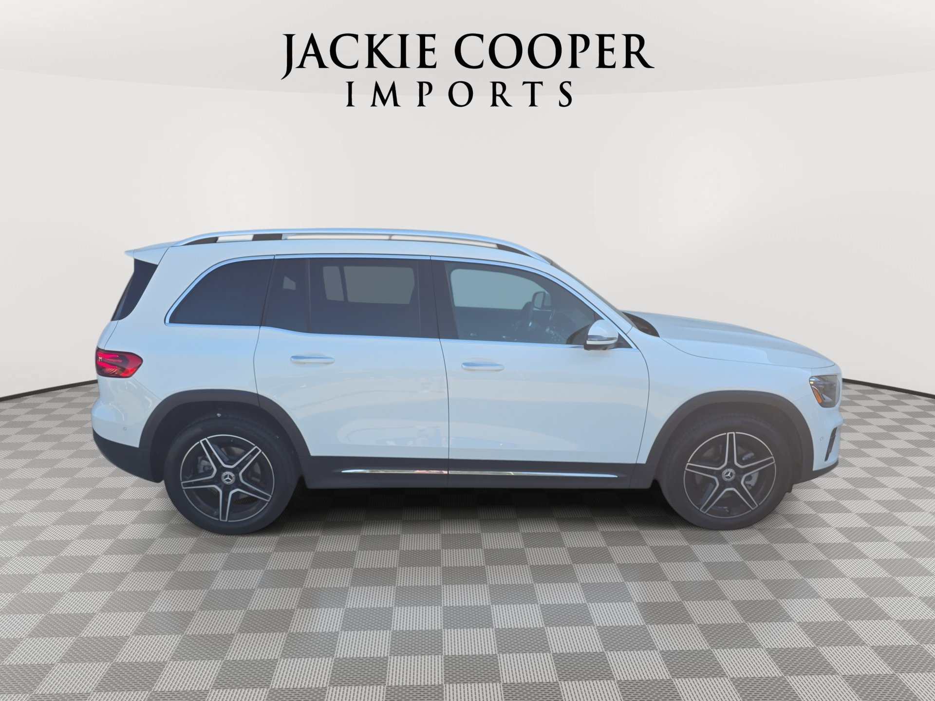 Used 2026 Mercedes-Benz GLB 250 image 4
