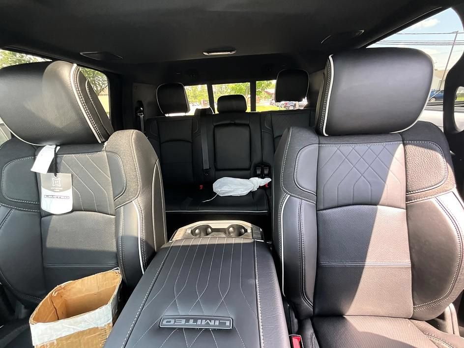 New 2026 RAM 3500 Limited AWD/4WD image 38