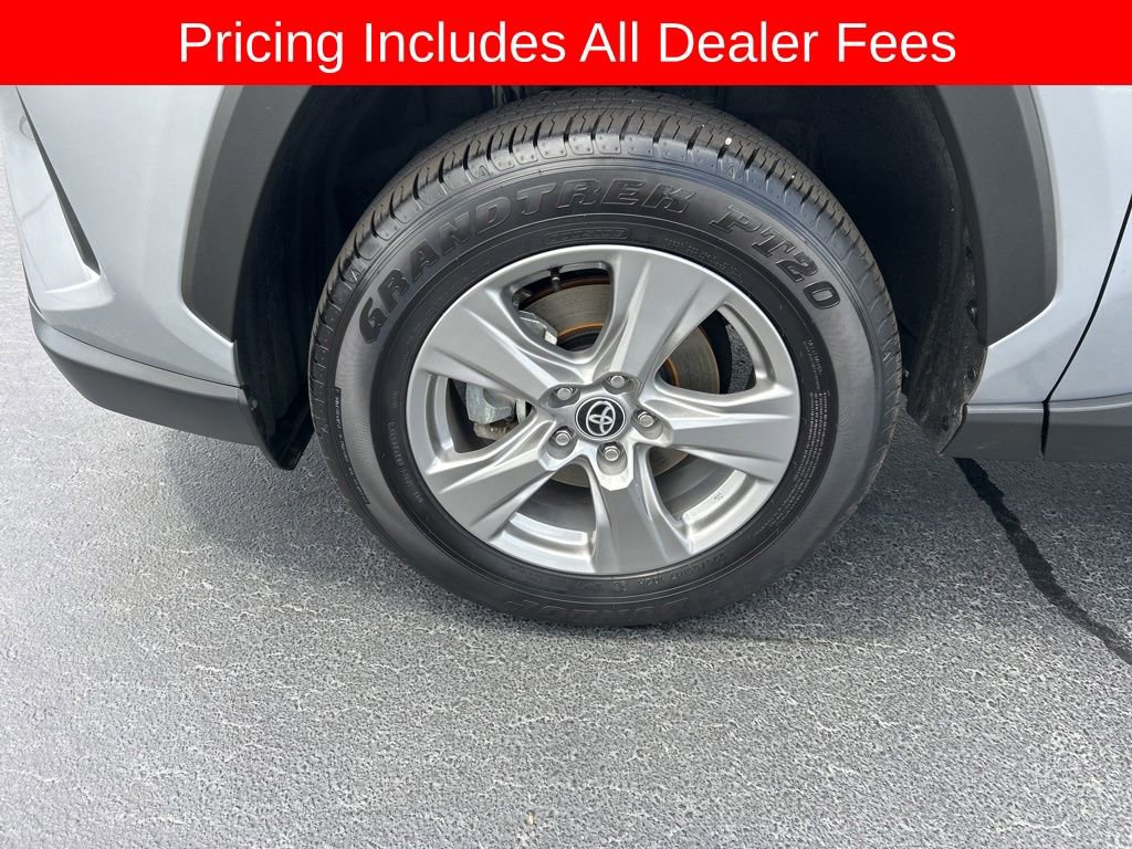 Used 2025 Toyota RAV4 XLE w/ Convenience Package FWD image 25