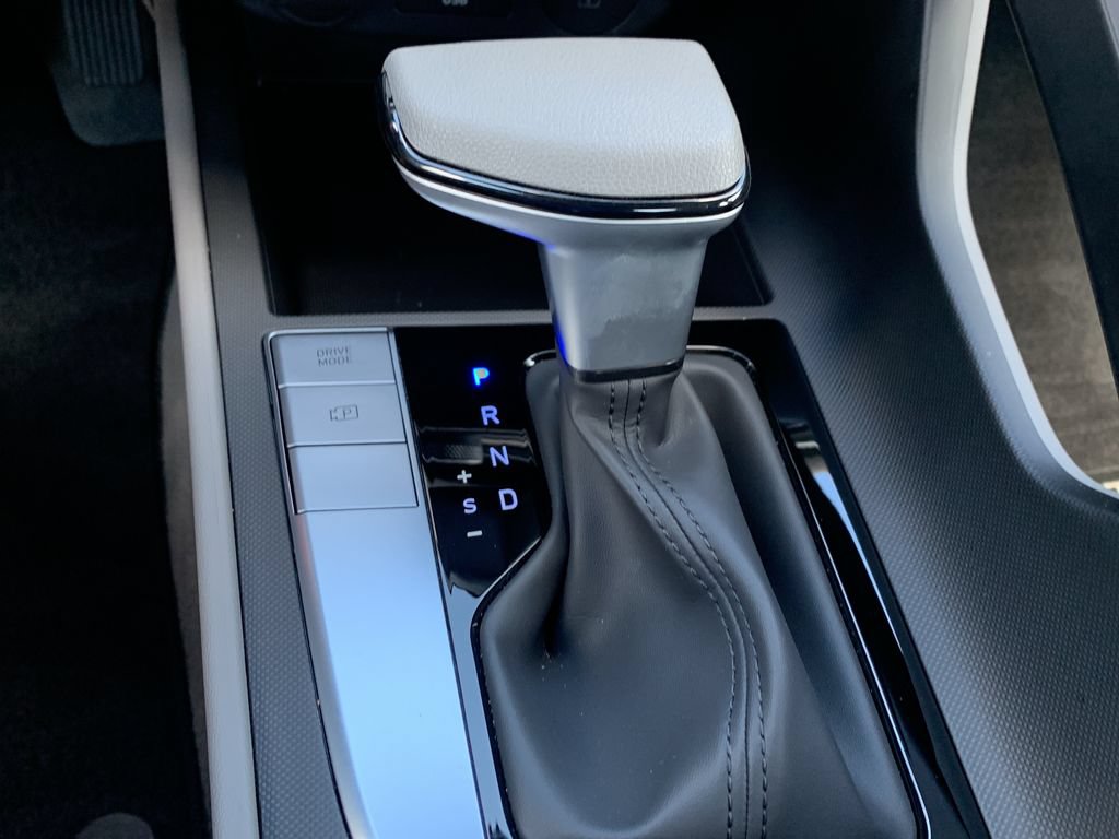 Certified 2026 Hyundai Elantra SE FWD image 30