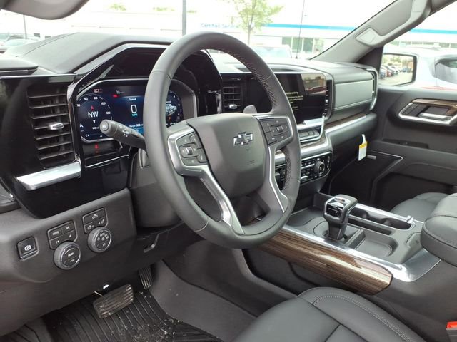 New 2026 Chevrolet Silverado 1500 RST w/ Z71 Off-Road Package AWD/4WD image 5
