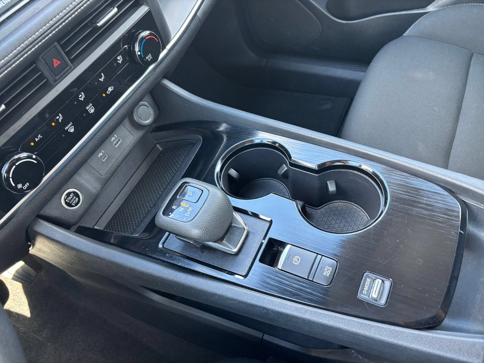 Used 2023 Nissan Rogue S FWD image 39