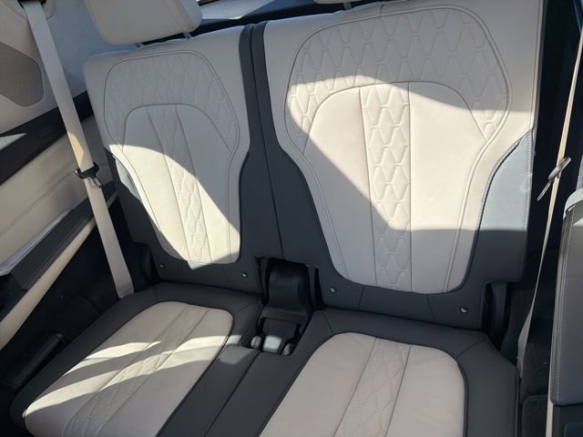 Used 2024 BMW X7 M60i w/ Executive Package AWD/4WD image 9