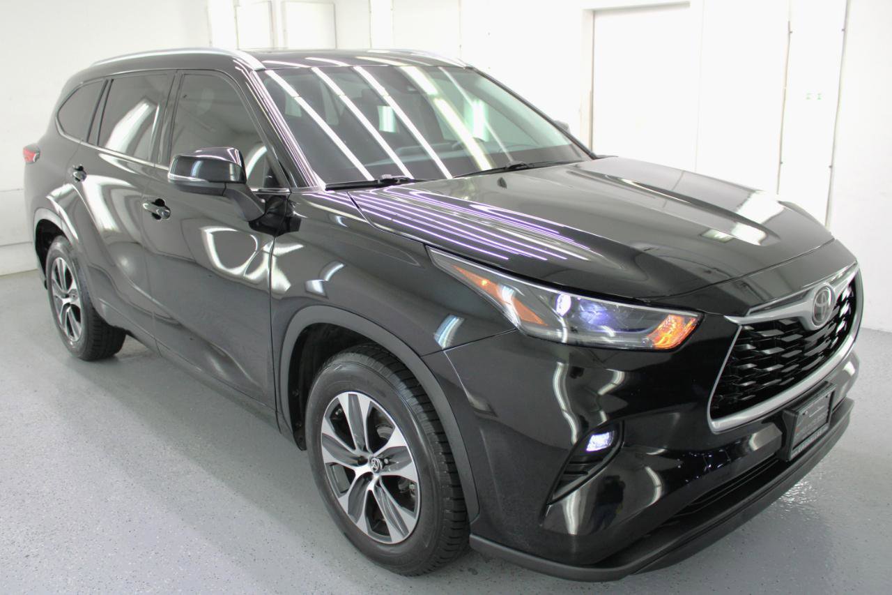 Used 2021 Toyota Highlander XLE image 6