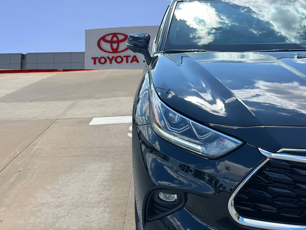 New 2026 Toyota Highlander Platinum AWD/4WD image 32