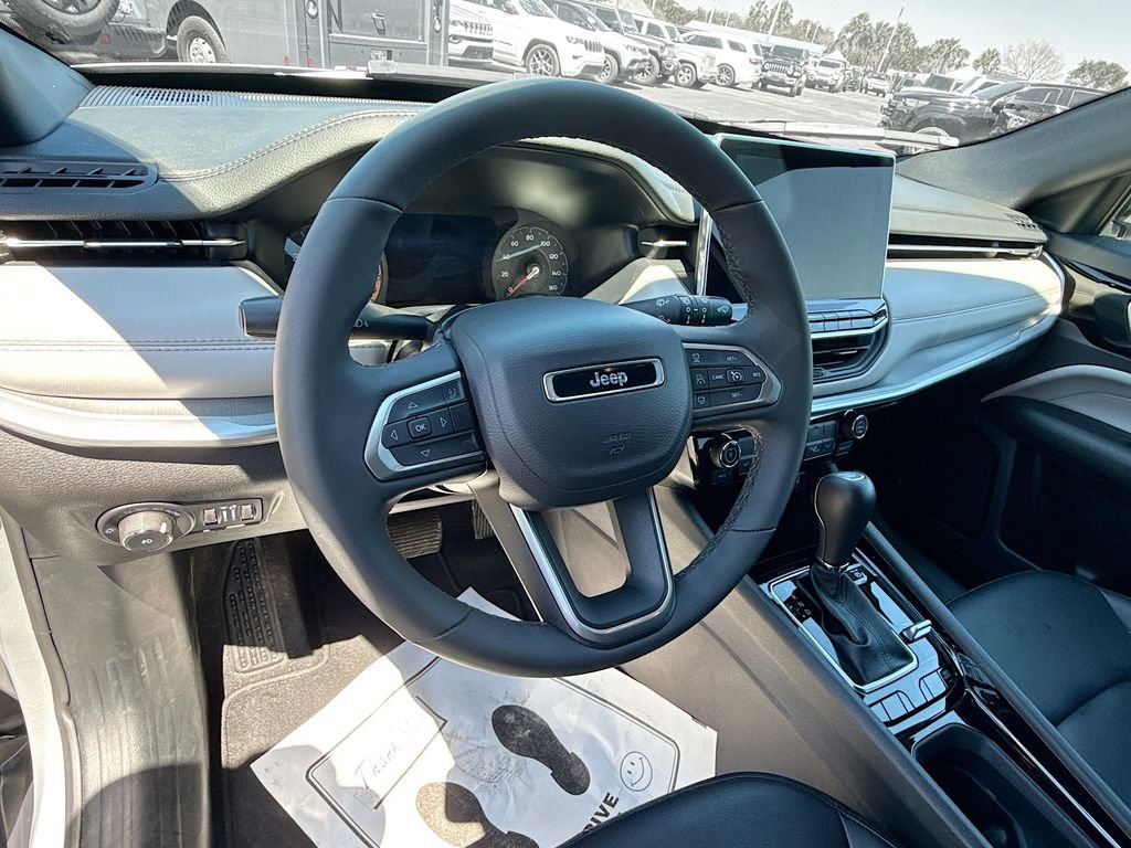 Used 2026 Jeep Compass Limited image 12