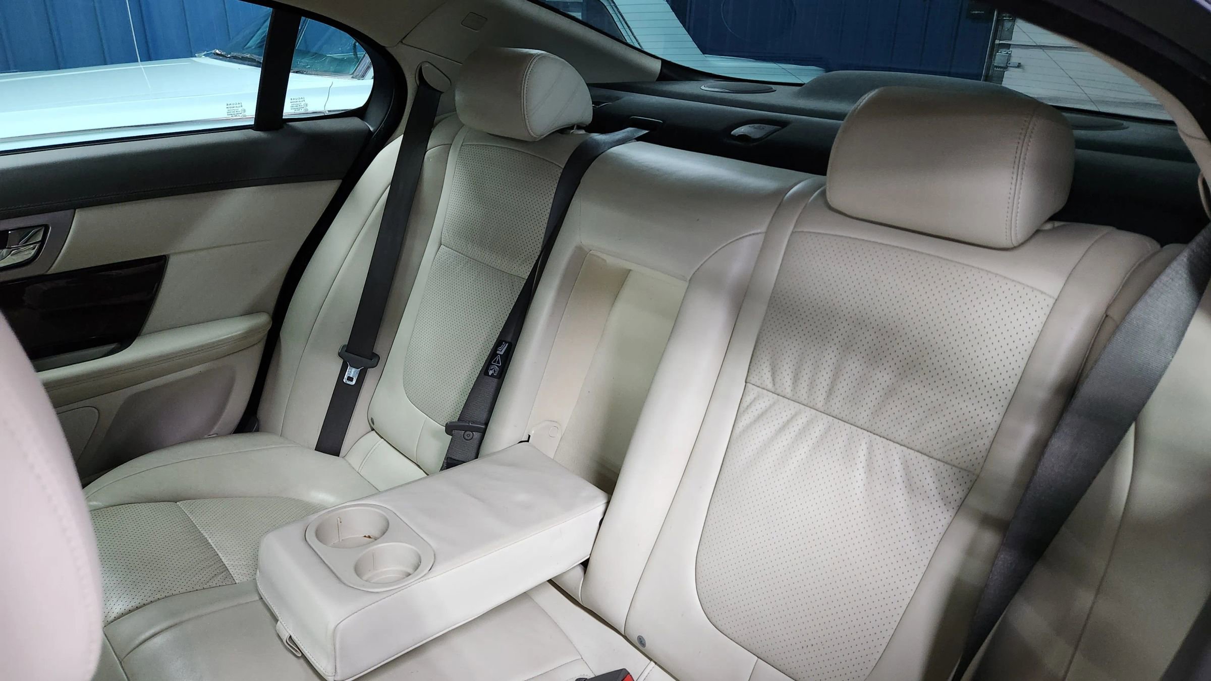 Used 2011 Jaguar XF Portfolio image 24