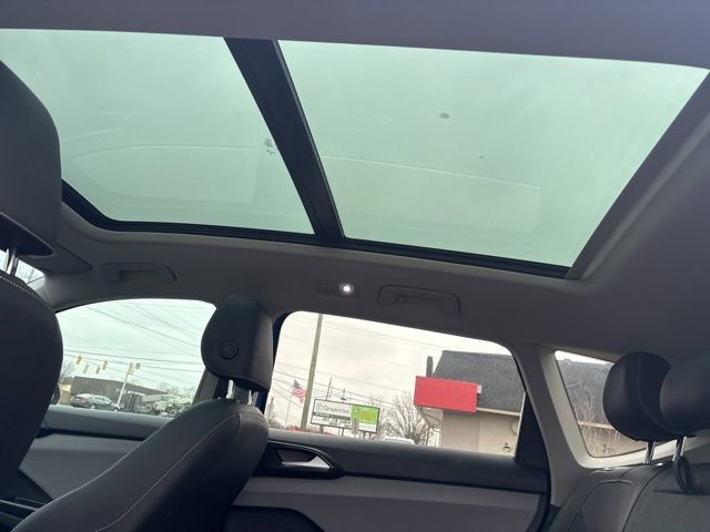 Used 2023 Volkswagen Taos SE w/ Panoramic Sunroof Package image 20