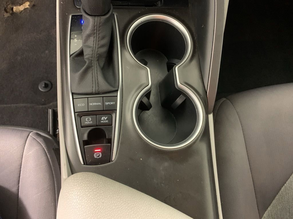 Used 2021 Toyota Camry LE FWD image 25