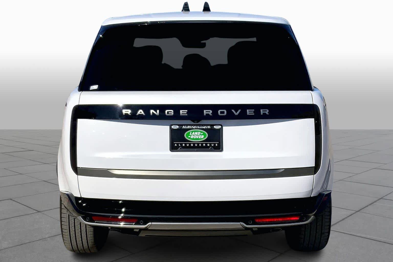 New 2026 Land Rover Range Rover SE image 4