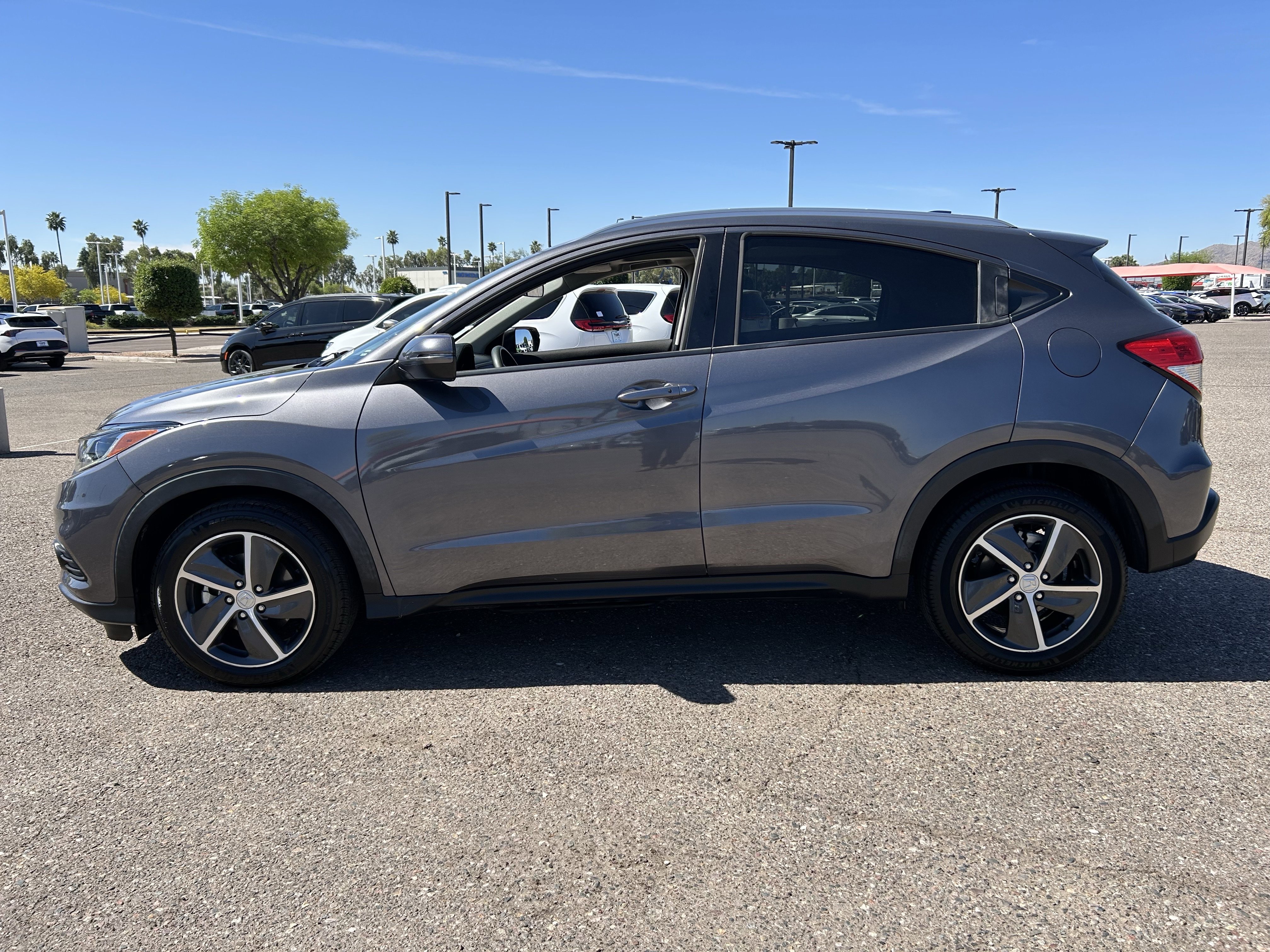 Used 2022 Honda HR-V EX image 3