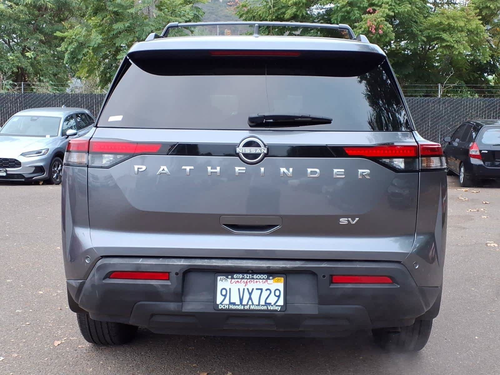 Used 2024 Nissan Pathfinder SV w/ SV Premium Package FWD image 5