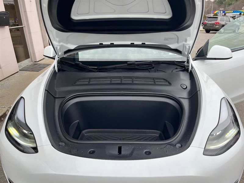Used 2024 Tesla Model Y Long Range image 23