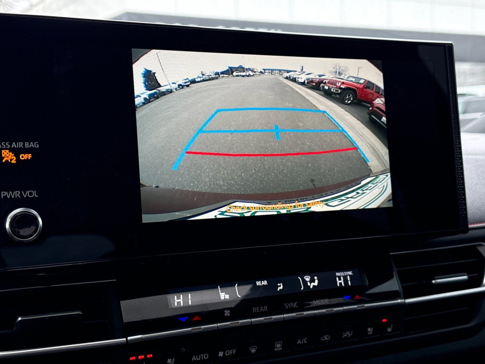 Used 2025 Toyota Sienna XSE w/ XSE Premium Package image 22