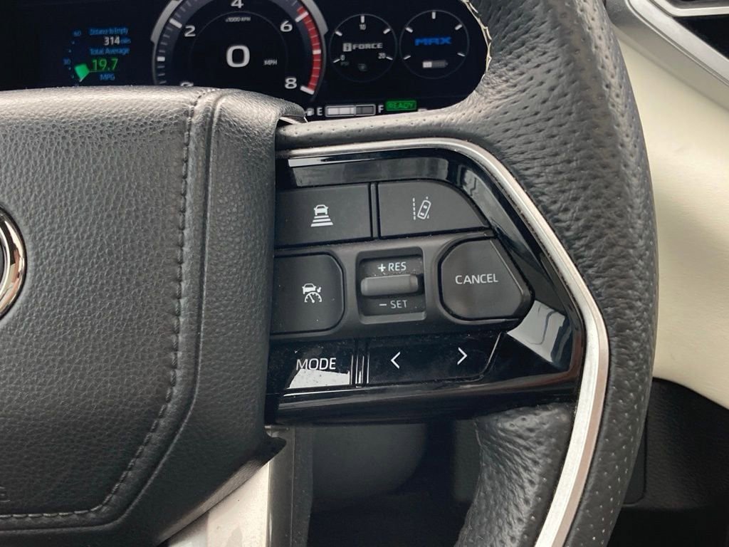 Used 2023 Toyota Tundra Capstone AWD/4WD image 17