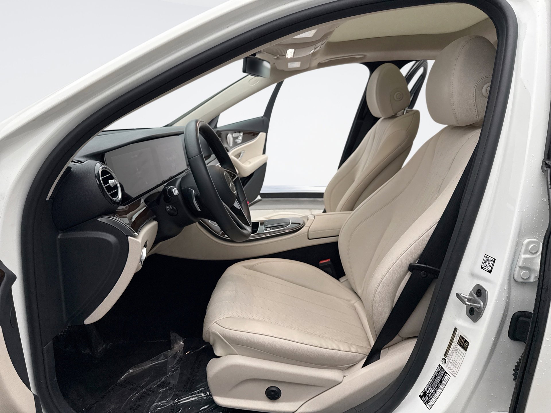 Used 2022 Mercedes-Benz E 350 4MATIC Sedan image 11