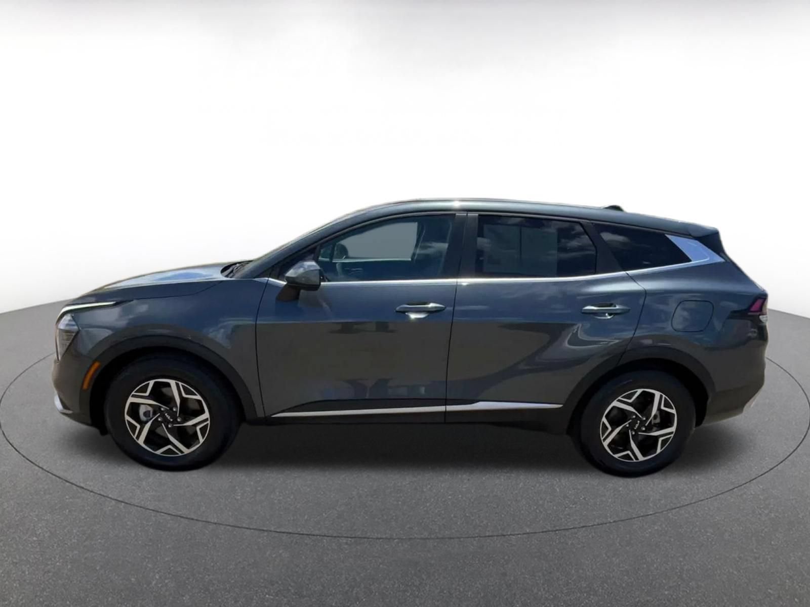 Used 2025 Kia Sportage LX FWD image 8