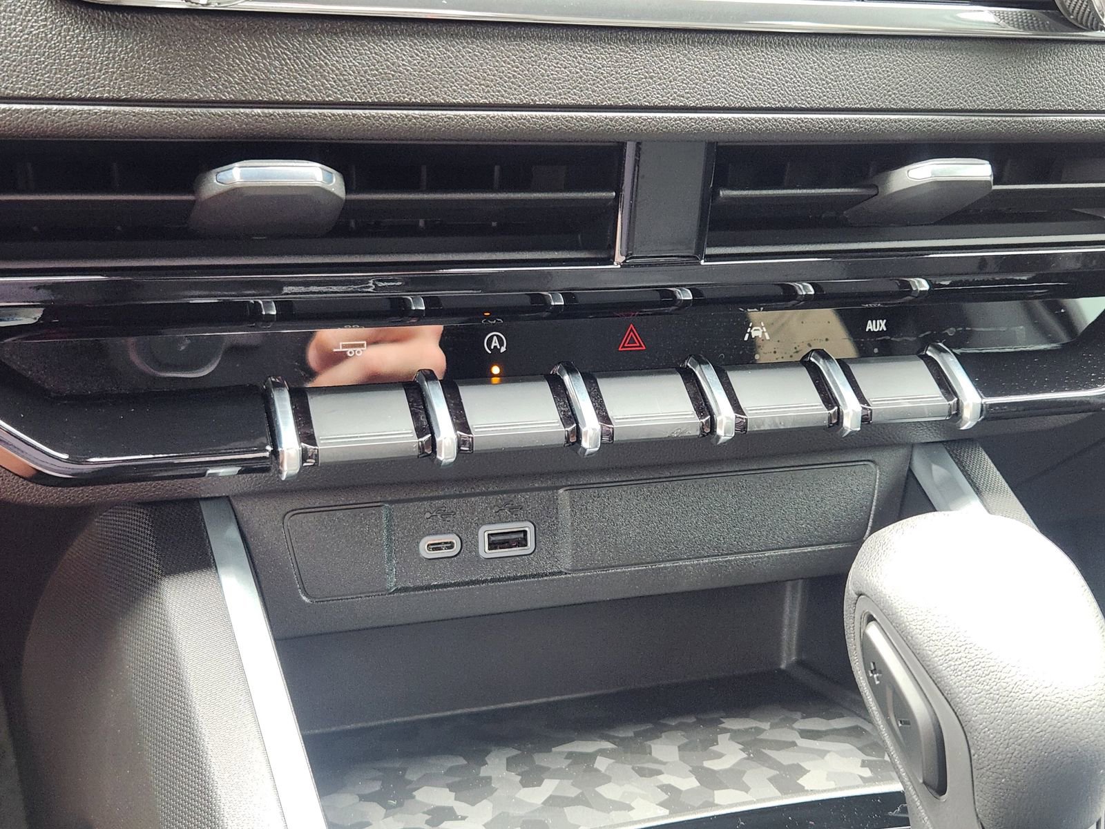 New 2026 Chevrolet Colorado W/T w/ WT Custom Package image 17