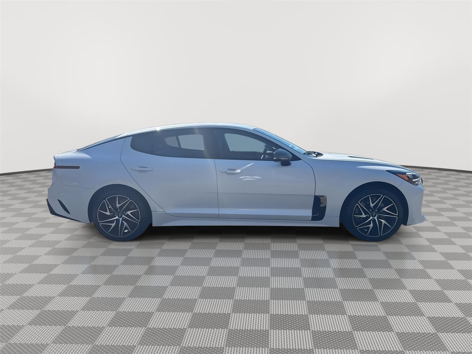 Used 2023 Kia Stinger GT-Line image 4