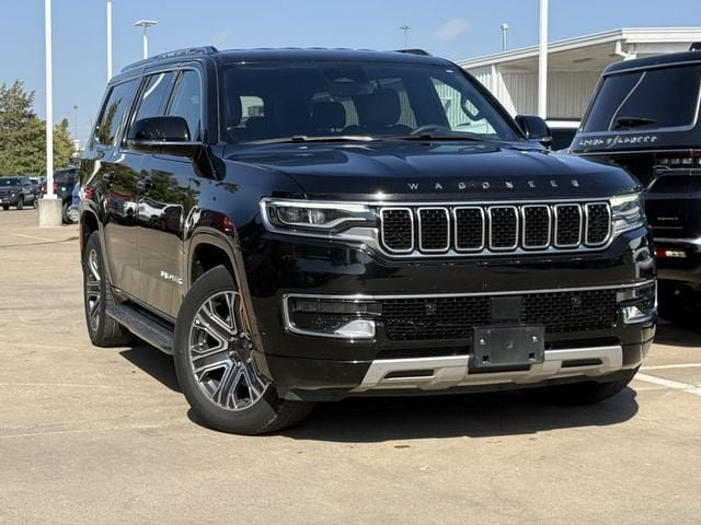 Used 2024 Jeep Wagoneer L Series II w/ Flexible Seating Group RWD image 2