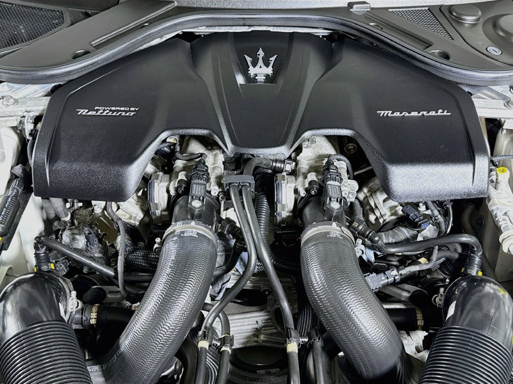 Used 2024 Maserati GranTurismo Trofeo AWD/4WD image 28