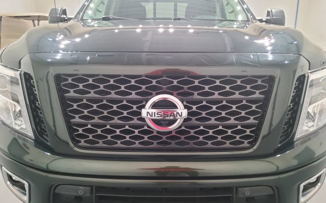 Used 2019 Nissan Titan PRO-4X w/ Pro-4x Convenience Package AWD/4WD image 3