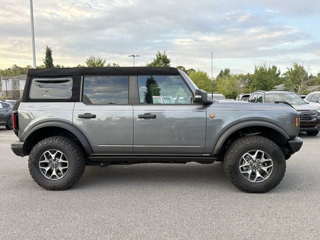 Used 2024 Ford Bronco Badlands AWD/4WD image 2