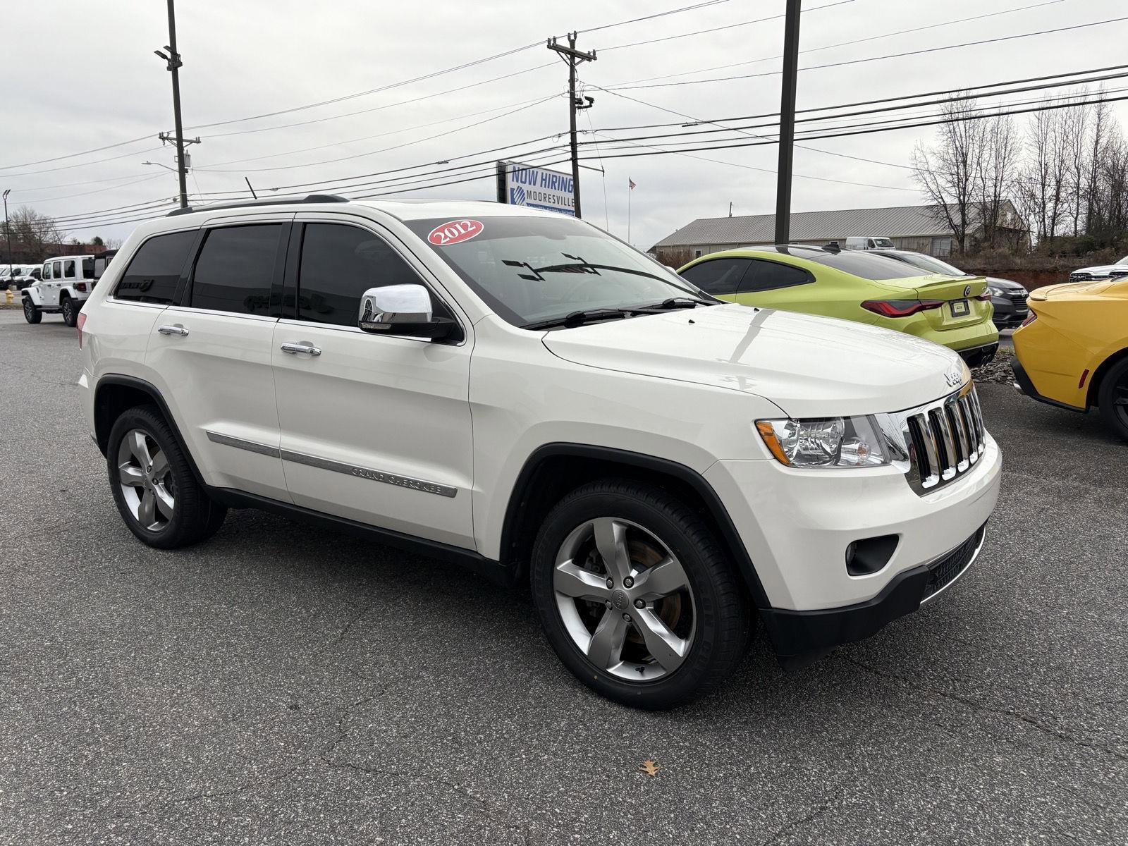 Used 2012 Jeep Grand Cherokee Limited w/ Luxury Group II image 4