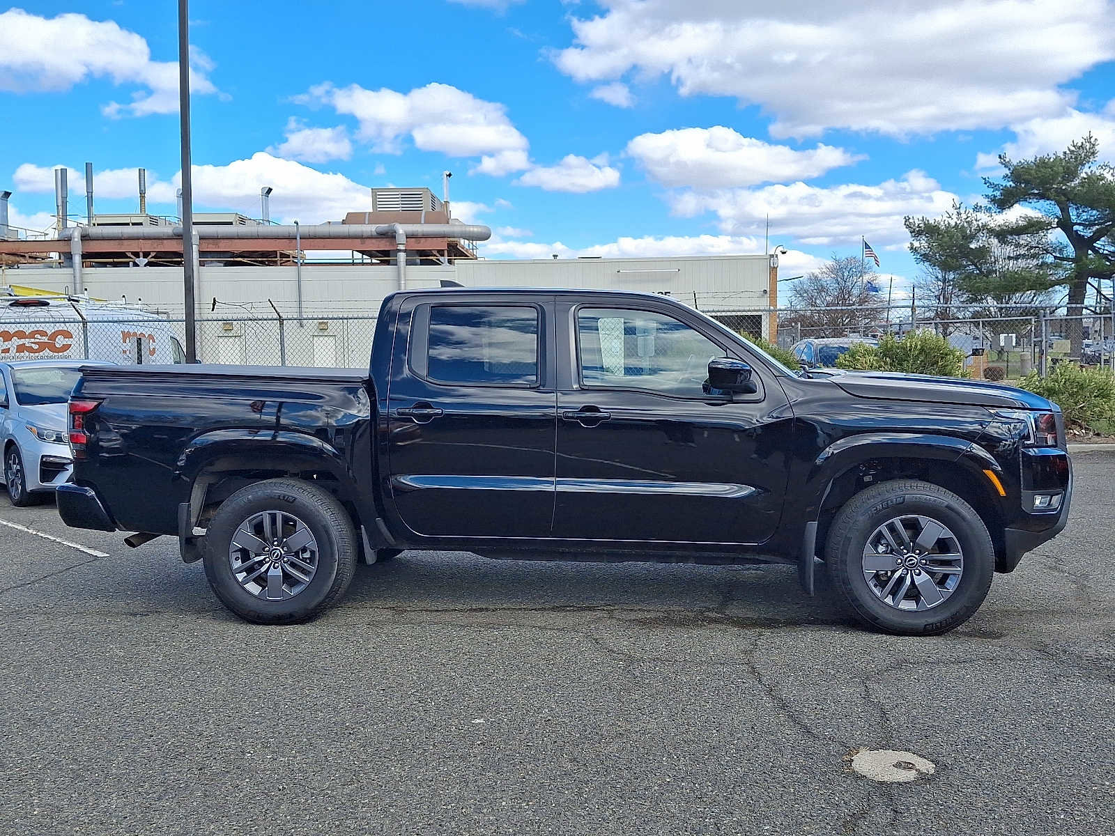 Used 2025 Nissan Frontier SV w/ SV Convenience Package image 8