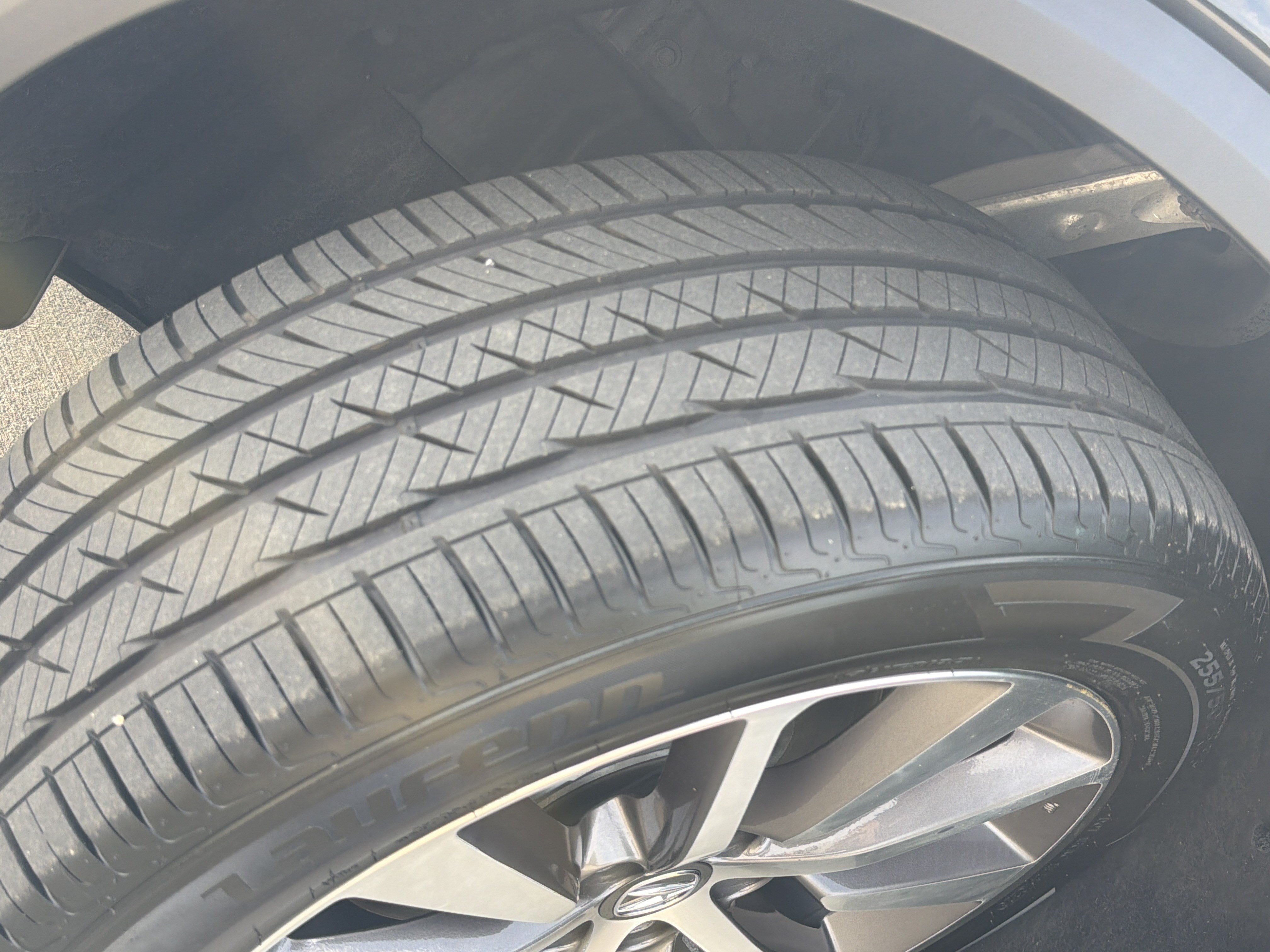 Certified 2025 Acura MDX w/ Technology Package FWD image 3