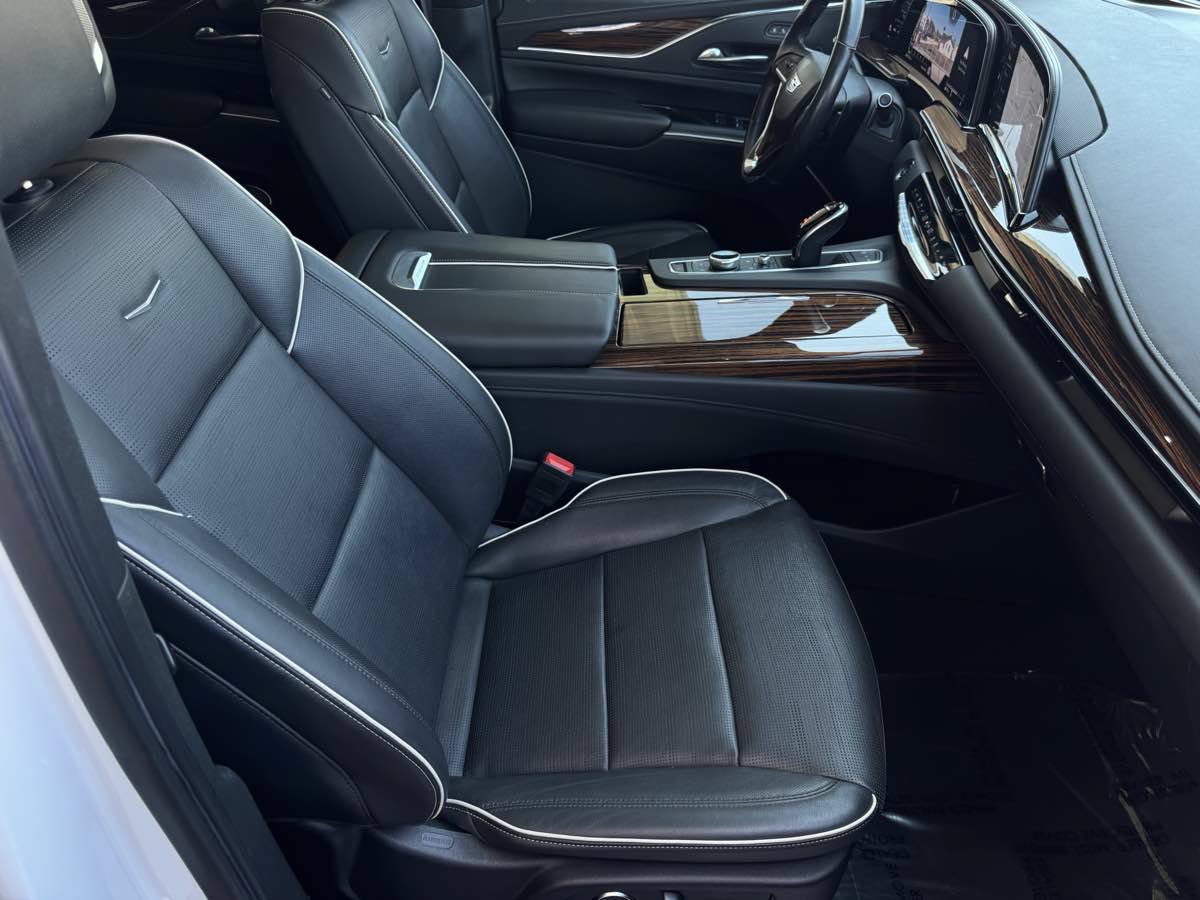 Used 2021 Cadillac Escalade Premium Luxury w/ Driver Assist Tech Package AWD/4WD image 25